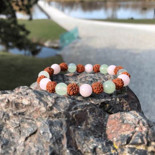 Minerální náramek jadeit, růženín, rudraksha -  ÚSMĚV